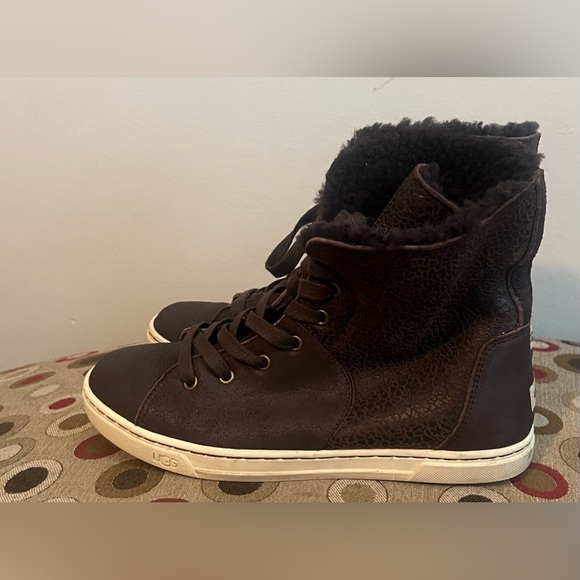 UGG CROFT CHOCOLATE SNEAKERS- size 7 - Picture 4 of 6